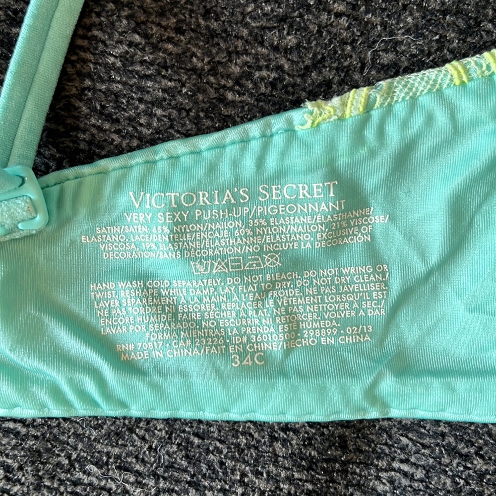 Victoria’s Secret Very Sexy Push-Up Bundle 34C - Picture 4 of 8